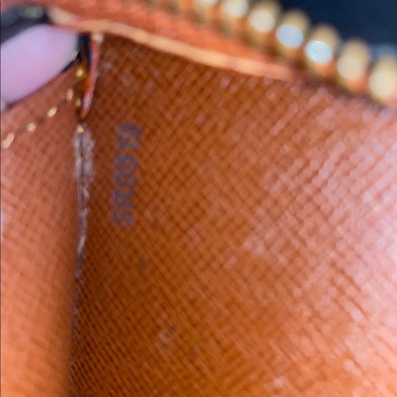 Auth louis vuitton crossbody ❌SOLD❌ - Picture 9 of 11